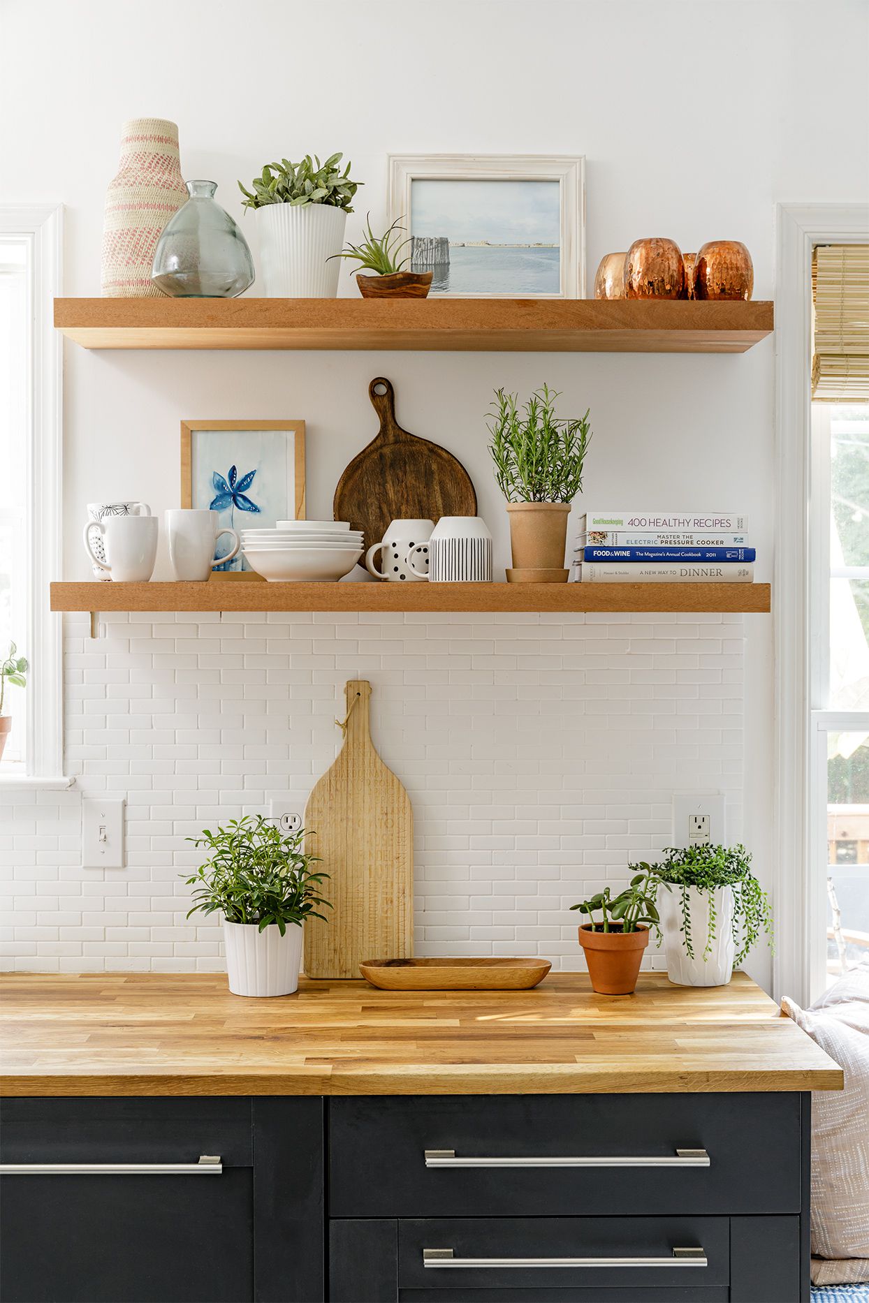 How to Decorate Floating Shelves in Kitchen