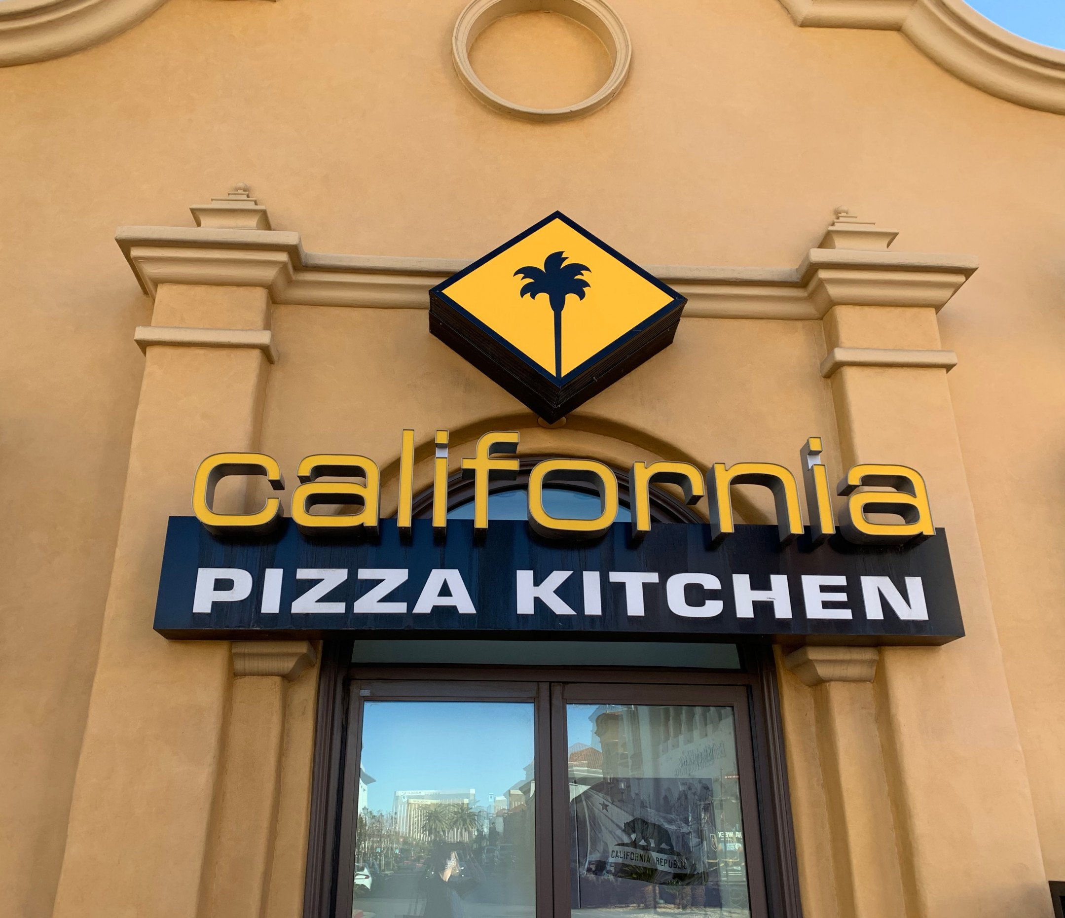What Time Does California Pizza Kitchen Open